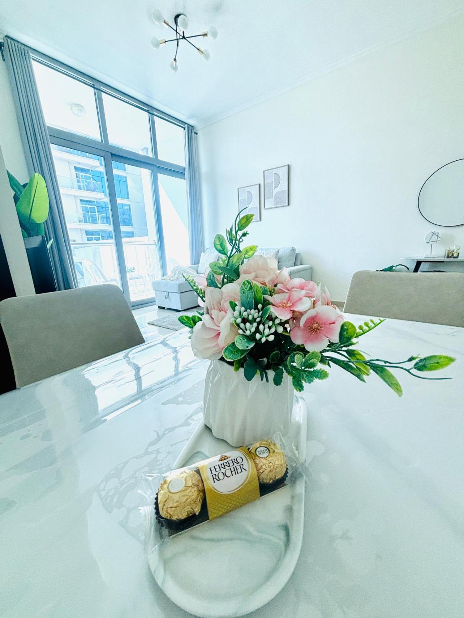 Апартаменти Luxury One Bedroom In Marina *